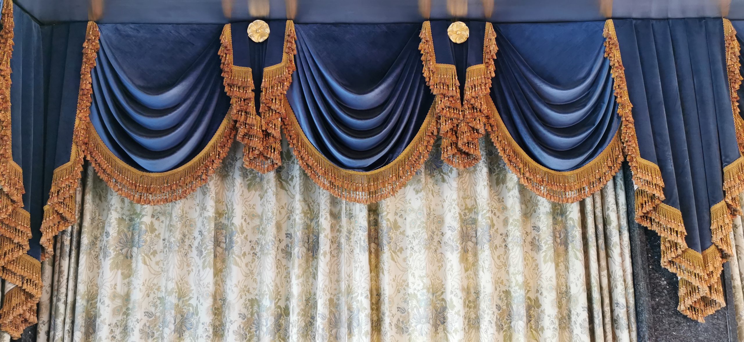 #siangthaiandsons #siangthai1952 #curtain #sheer #romanblind #rollerblind #drape #drapery #upholstery #tassel #tieback #trimming #embroidery #sofa #furniture #furnishing #refurbishment #madetoorder #custommade #homeimprovement #luxurycurtain #luxurydesign #interiordesign #decoration #homedecor #tapestry #carpet