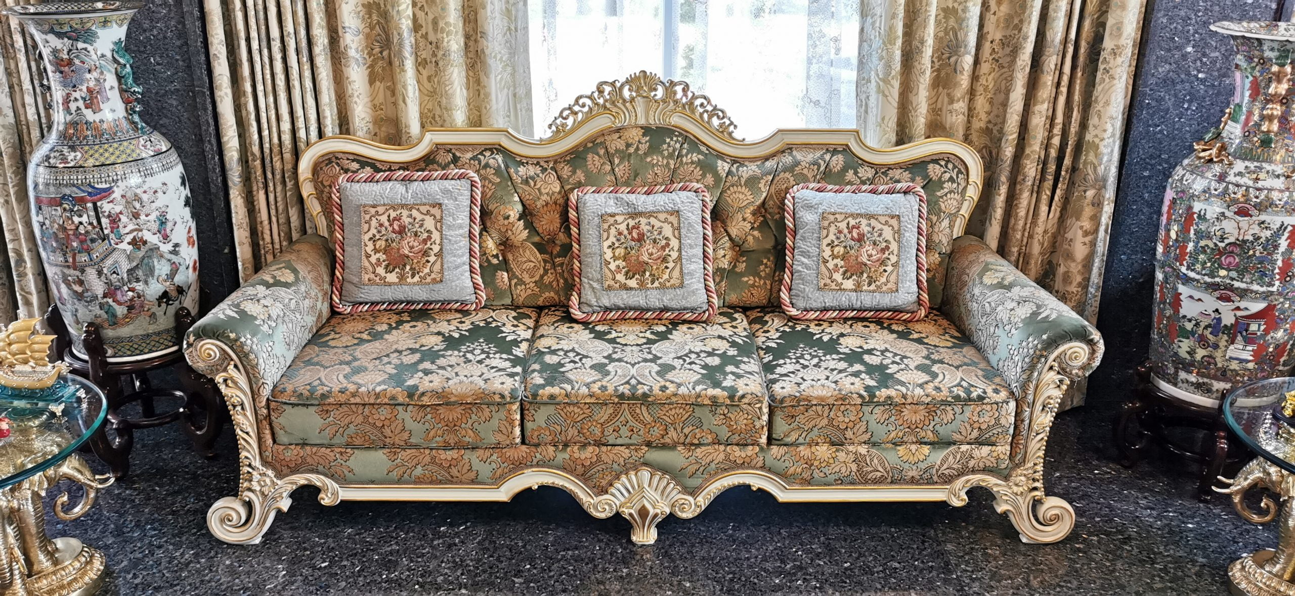 #siangthaiandsons #siangthai1952 #curtain #sheer #romanblind #rollerblind #drape #drapery #upholstery #tassel #tieback #trimming #embroidery #sofa #furniture #furnishing #refurbishment #madetoorder #custommade #homeimprovement #luxurycurtain #luxurydesign #interiordesign #decoration #homedecor #tapestry #carpet